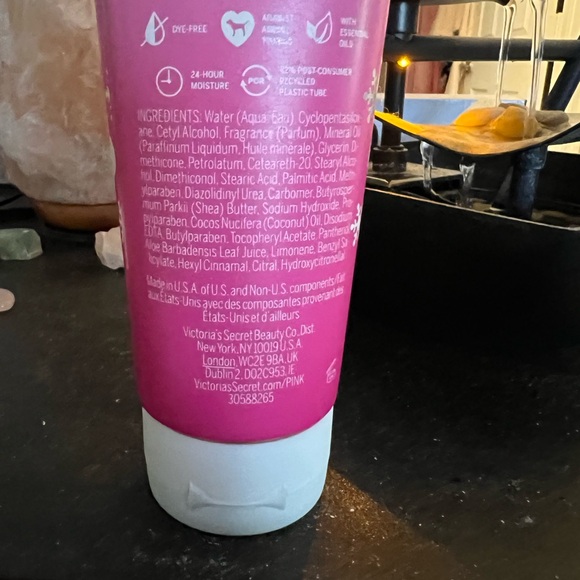 ‼️FINAL PRICE‼️ PINK VS FRESH & CLEAN FROSTED 24 Hour Moisture Body Cream 8oz - Picture 4 of 5